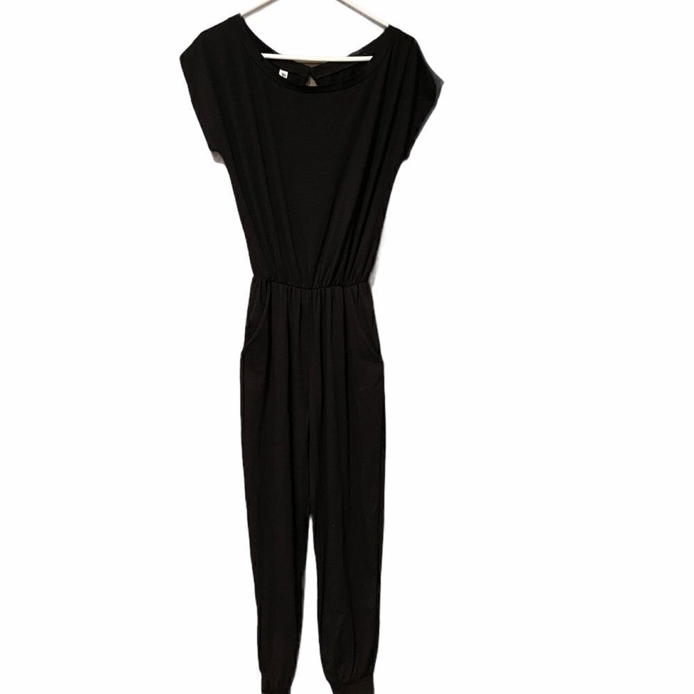 Angashion Black Jumpsuit Size Med NWT